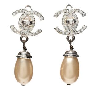 Chanel clip on earring